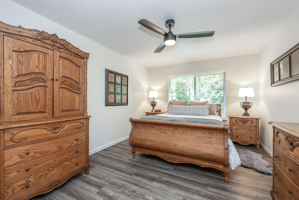 listing image 1103821865230514566