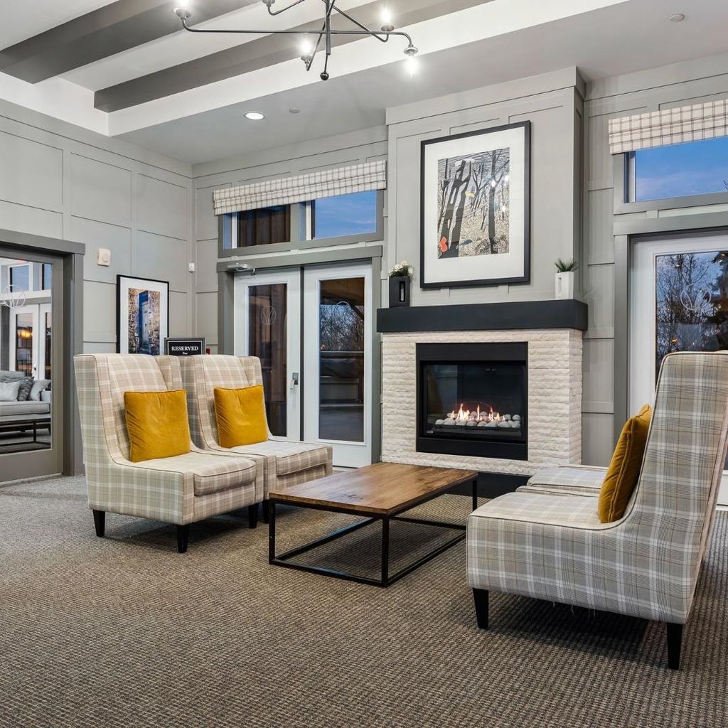 listing image 1109191591477519595