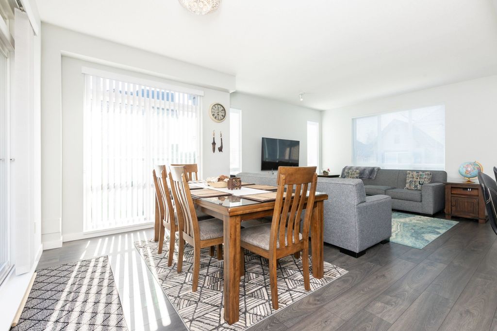 listing image 1105641444963573544