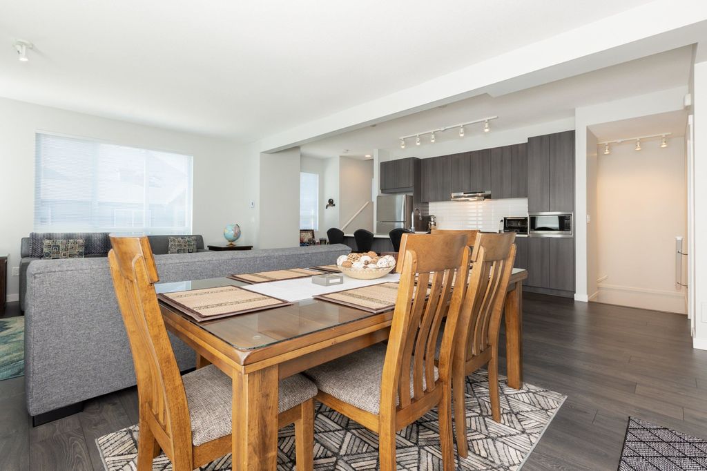 listing image 1106272981350222047