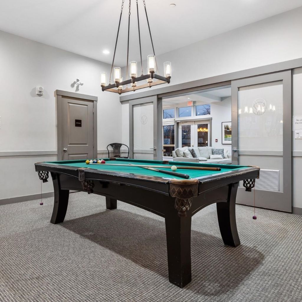 listing image 1109936266622614271