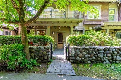 18 Jack Mahony Place 135 New Westminster BC V3L 5V8