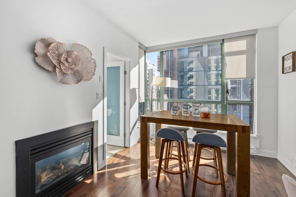 listing image 1109092073453847956