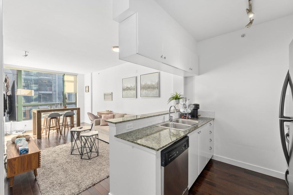 listing image 1107883921816070559