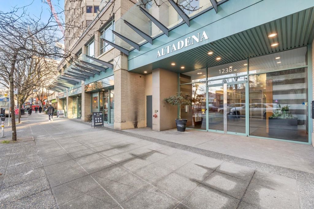 listing image 1104256387015698707