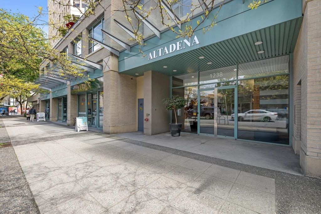listing image 1100972835557226472