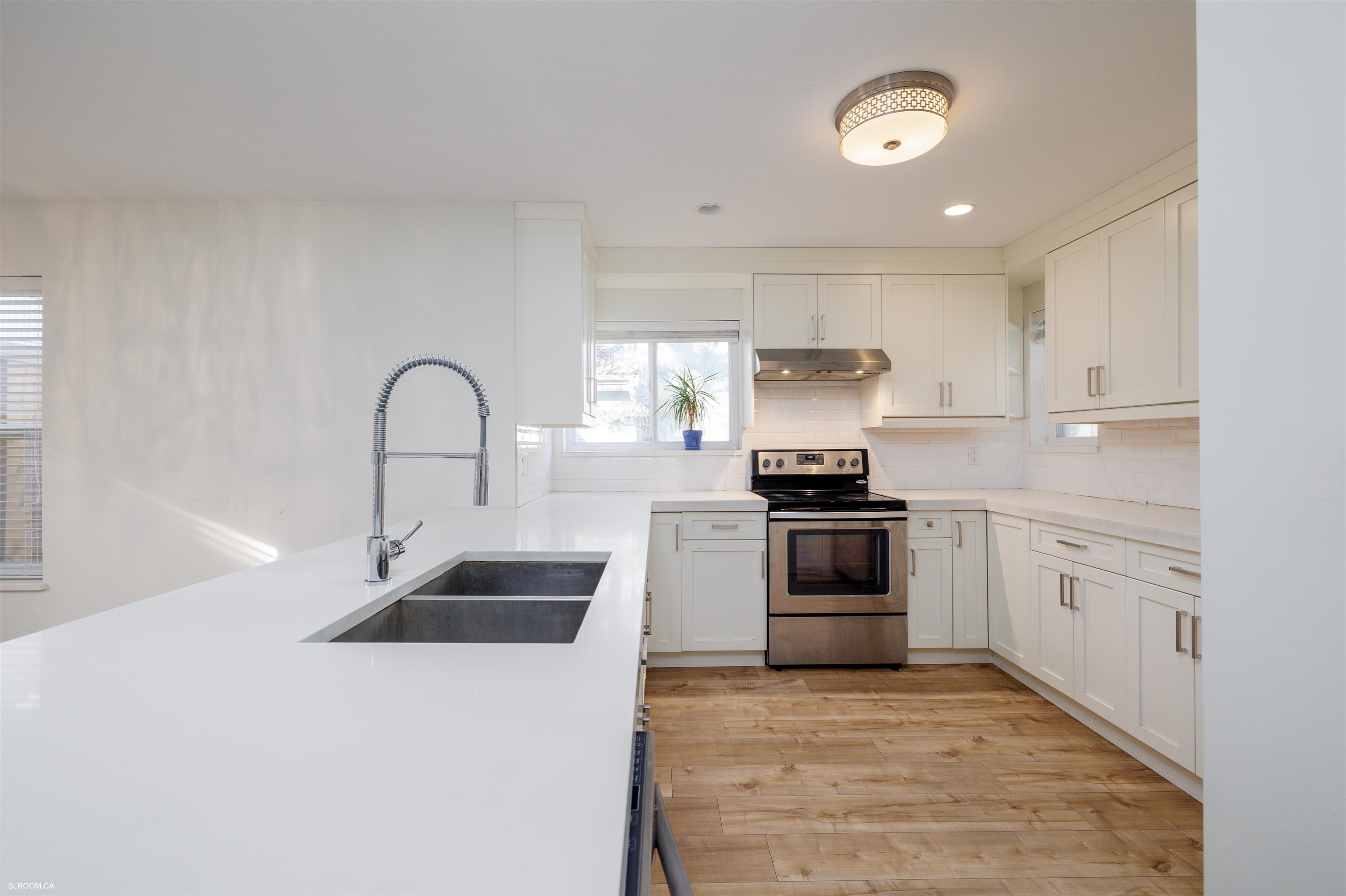 140 Shoreline Circle