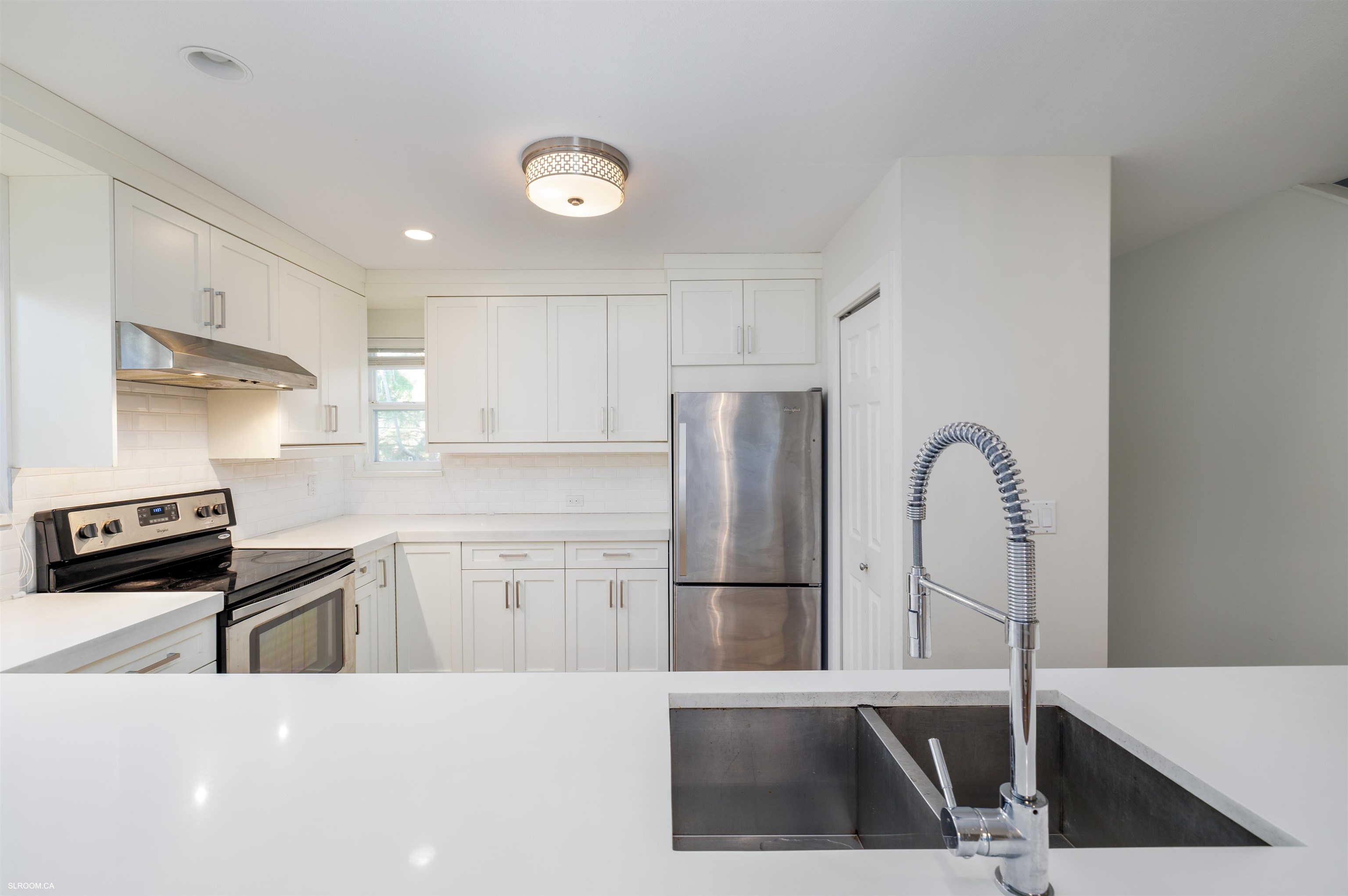 140 Shoreline Circle