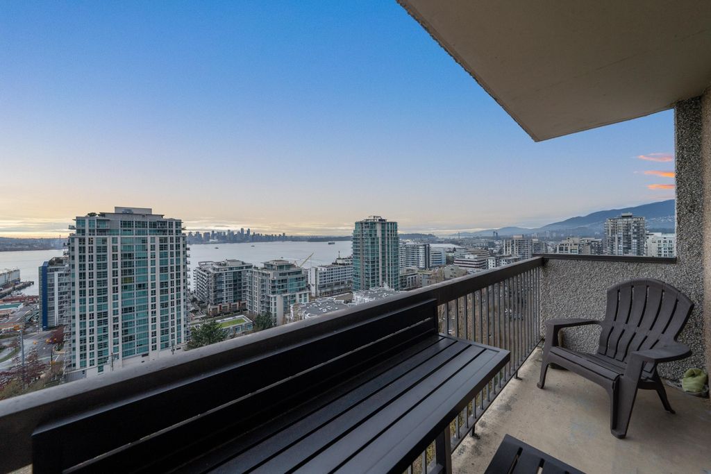 listing image 1106811343008945762