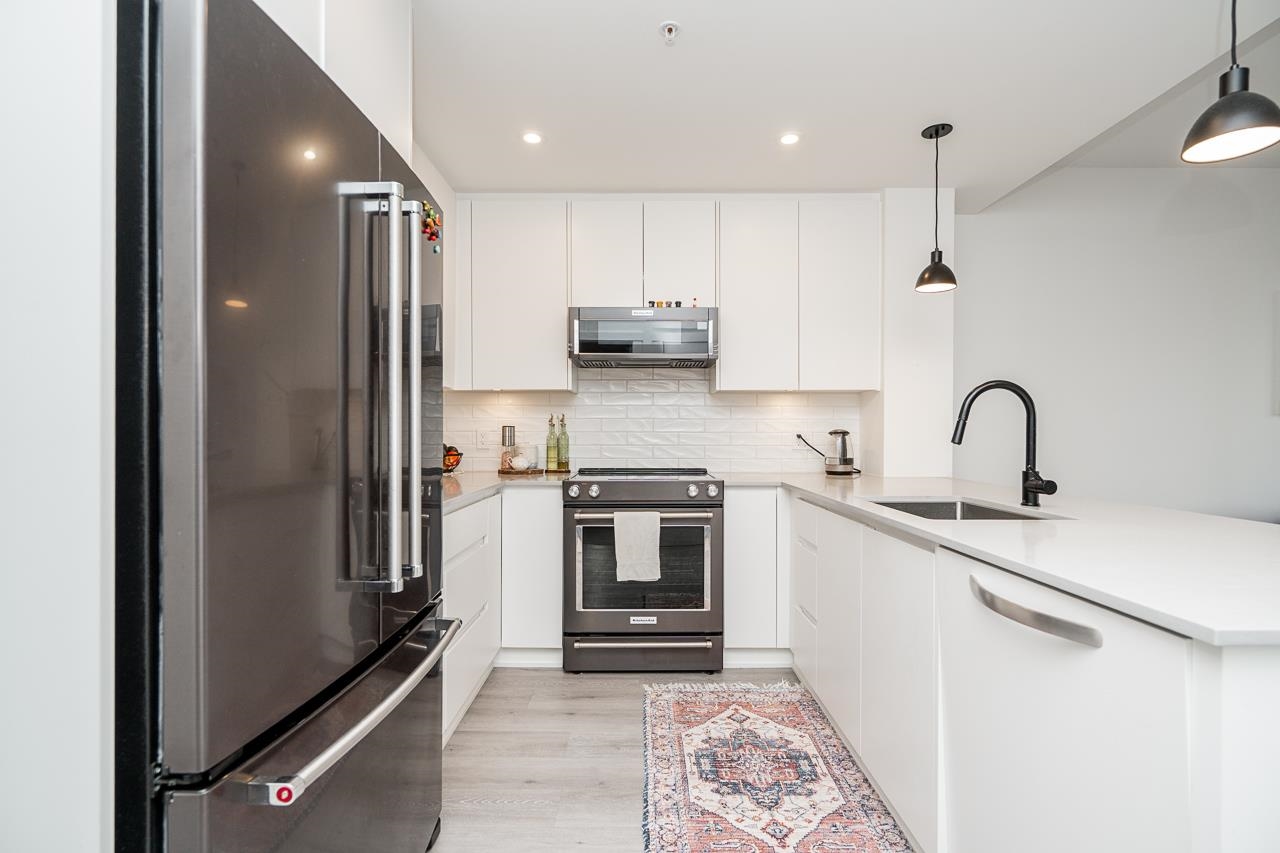 2180 Kelly Avenue 1206