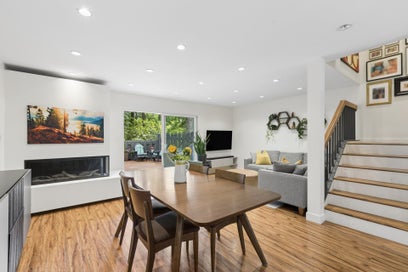 4715 Hoskins Road North Vancouver BC V7K 2R3