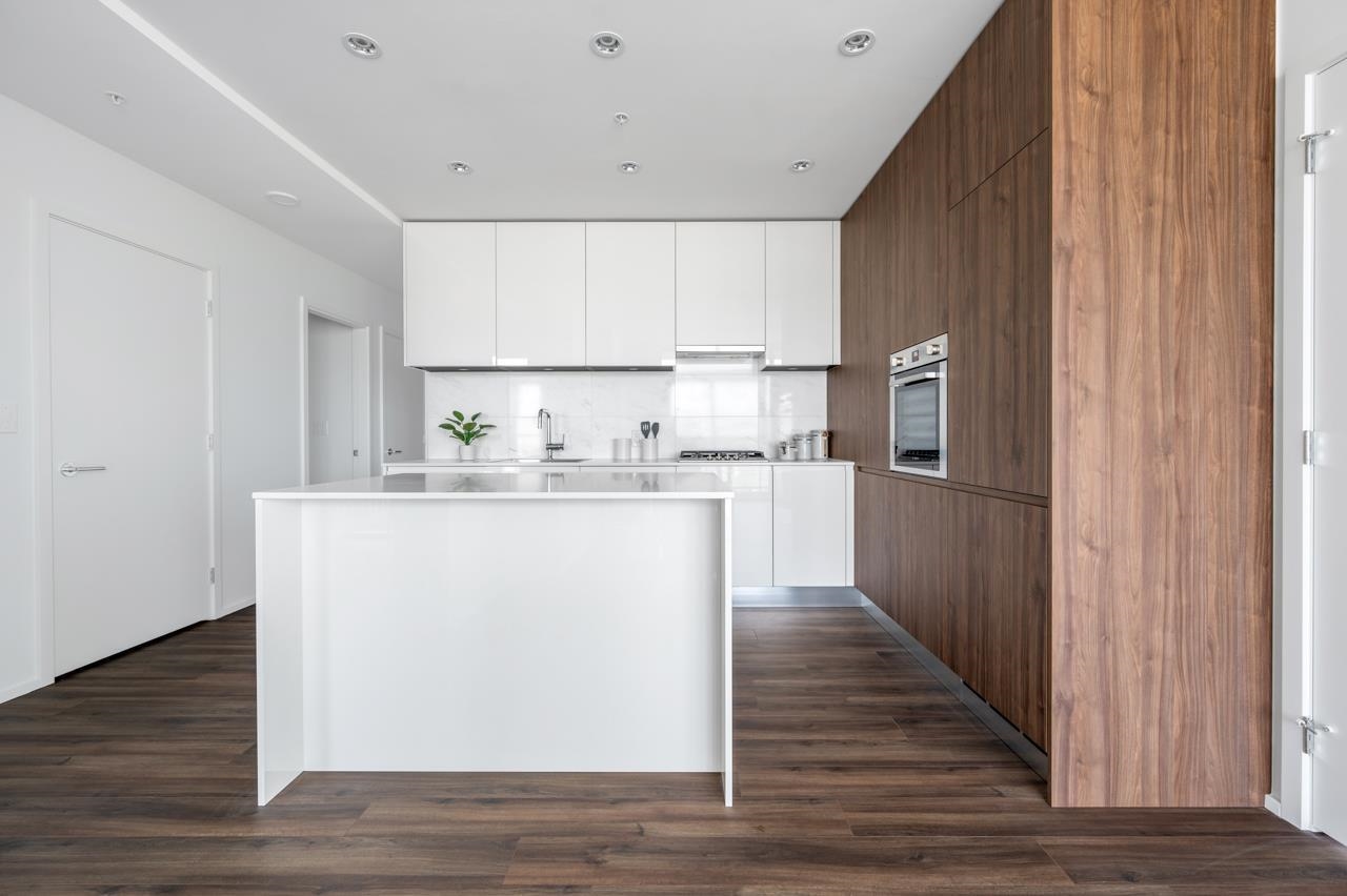 4650 Brentwood Boulevard 2111