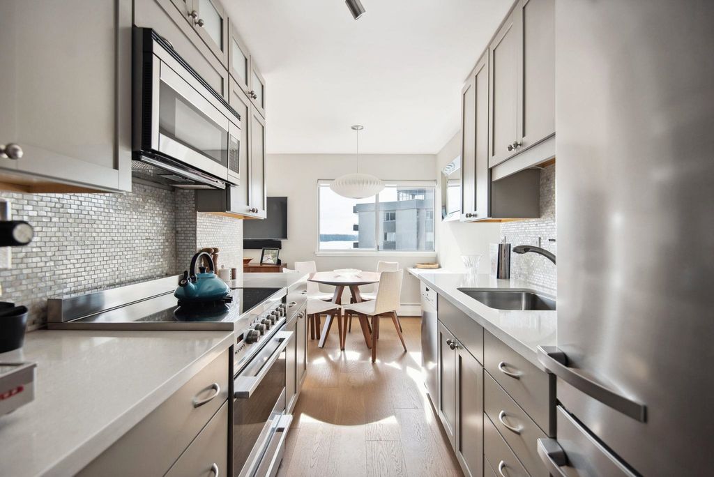 listing image 1109738859599142992