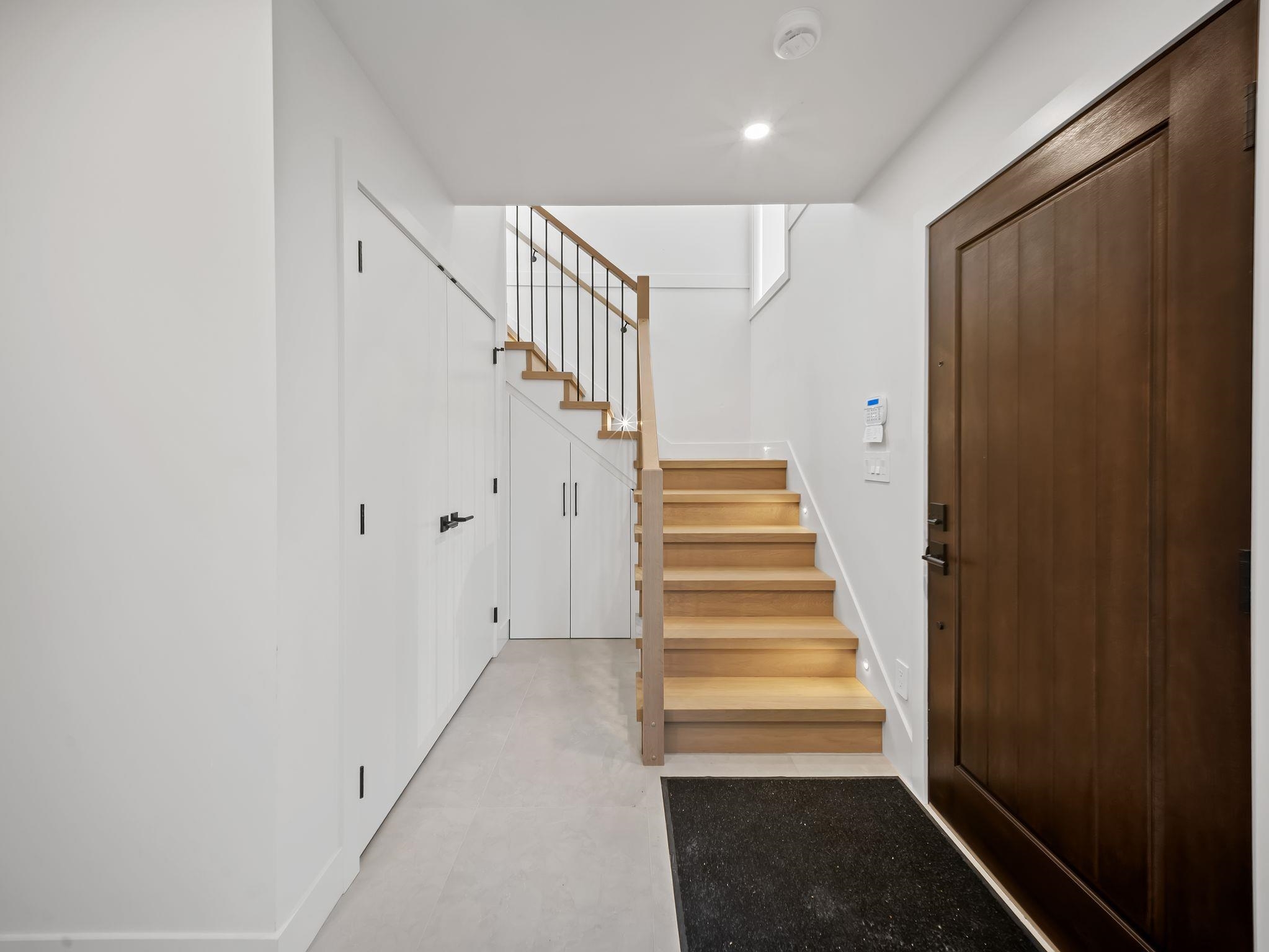 3786 Peter Street 3
