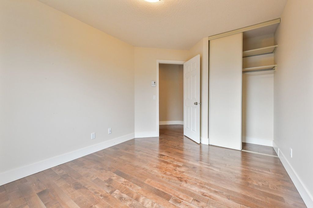 listing image 1102312138308710556