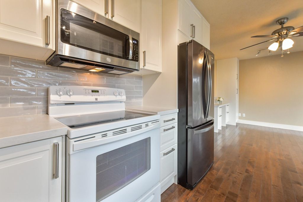 listing image 1104719250902355840
