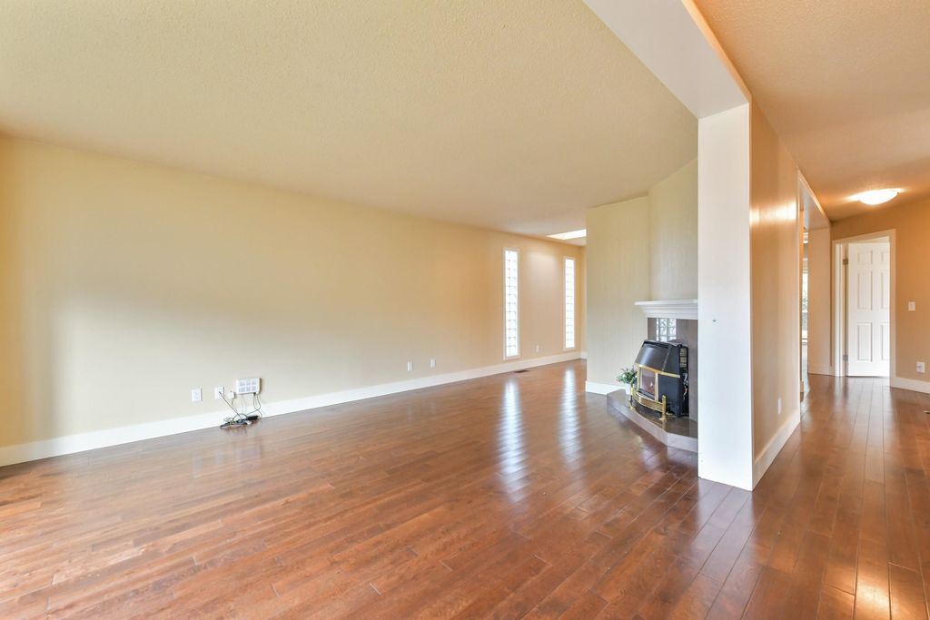 listing image 1108110188611062783