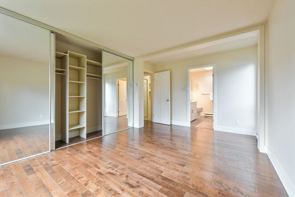 listing image 1102037031527592731