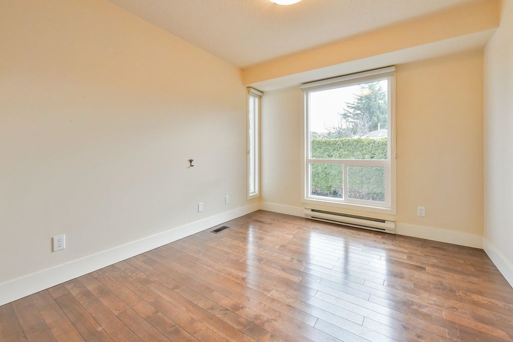 listing image 1106516175156992771