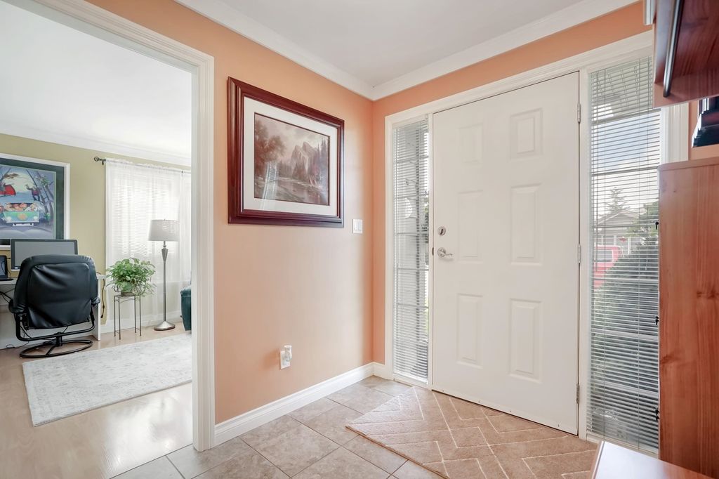 listing image 1103570385795206782