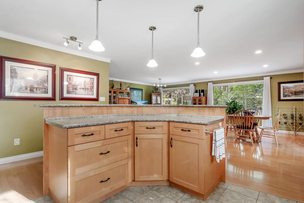 listing image 1109866182185152372