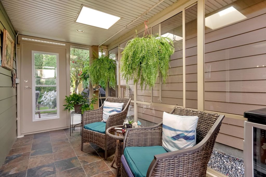 listing image 1100837248417937361