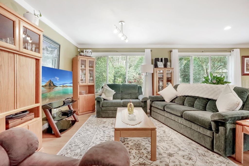 listing image 1100185731115694384