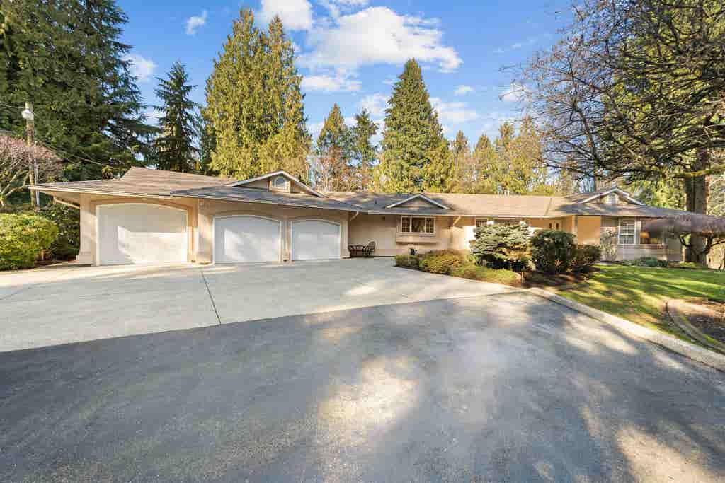 Photo of 31553 Brookside Avenue, Abbotsford, BC V2T 5W6 (MLS # R3149742)