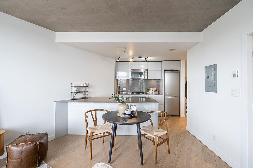 listing image 1107046478742073985