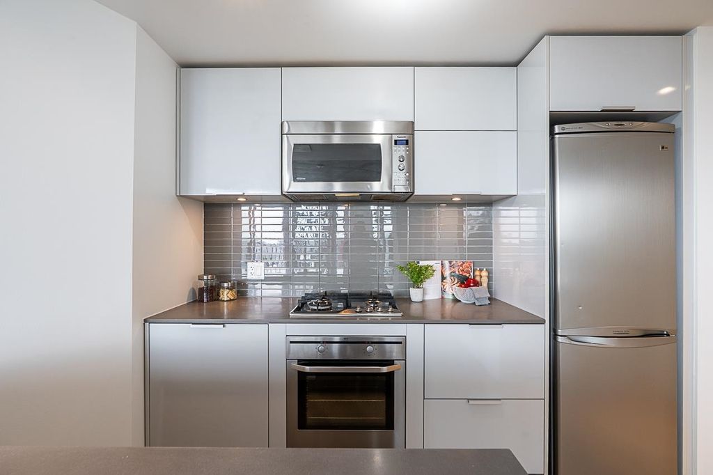 listing image 1109144398314863461