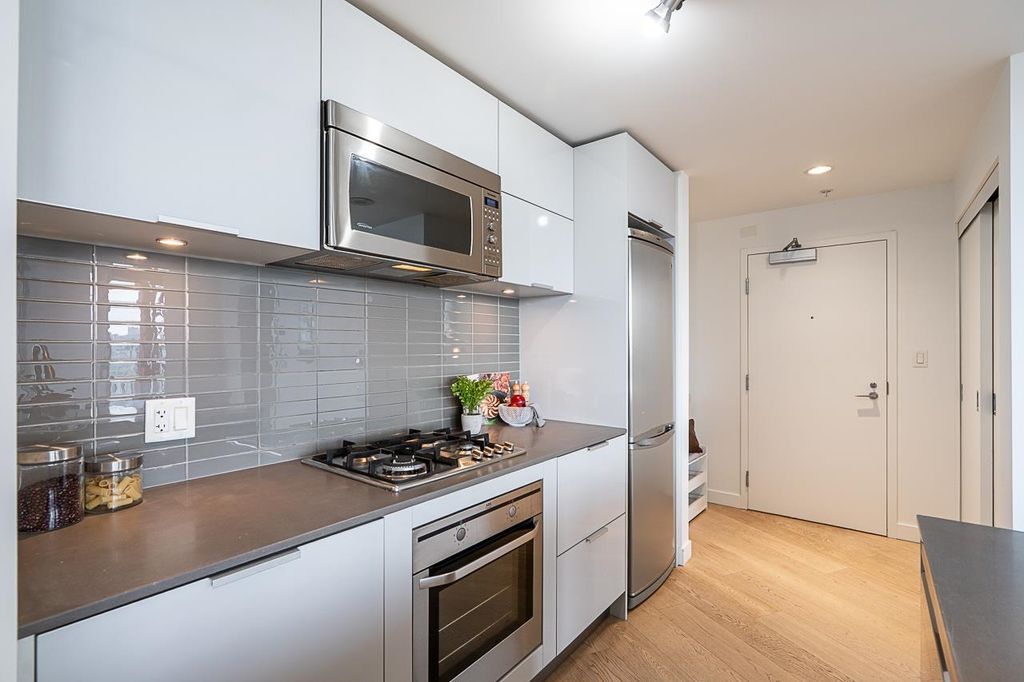 listing image 1108673469900170353