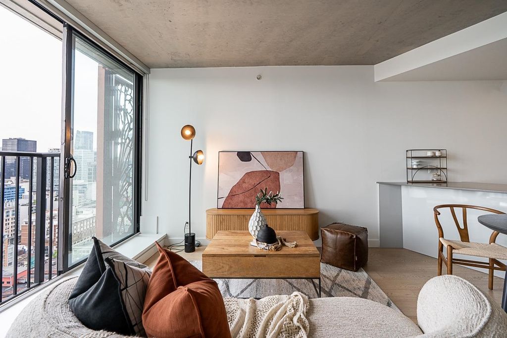 listing image 1101473083697115130