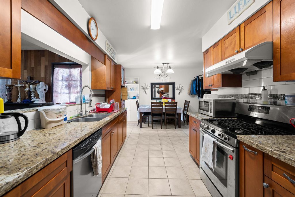 listing image 1104378158134507330