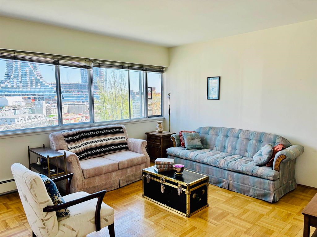 listing image 1101452624372708381