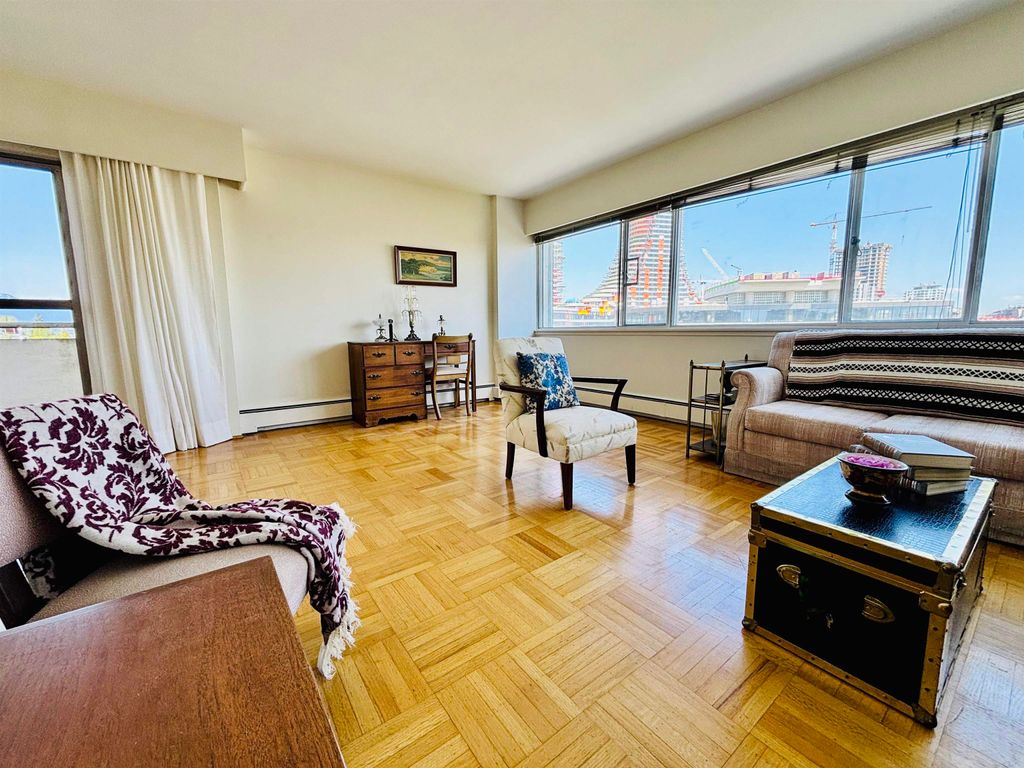listing image 1100543162433872241