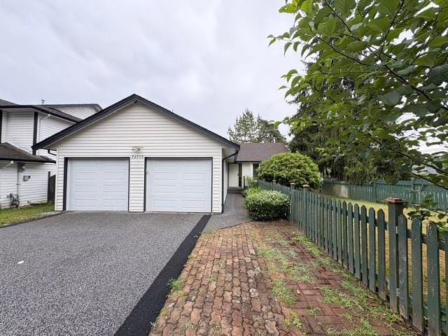Photo of 24808 119 Avenue, Maple Ridge, BC V4R 1Z1 (MLS # R3148446)