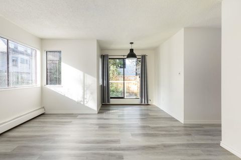 830 E 7th Avenue 215 Vancouver BC V5T 4J2