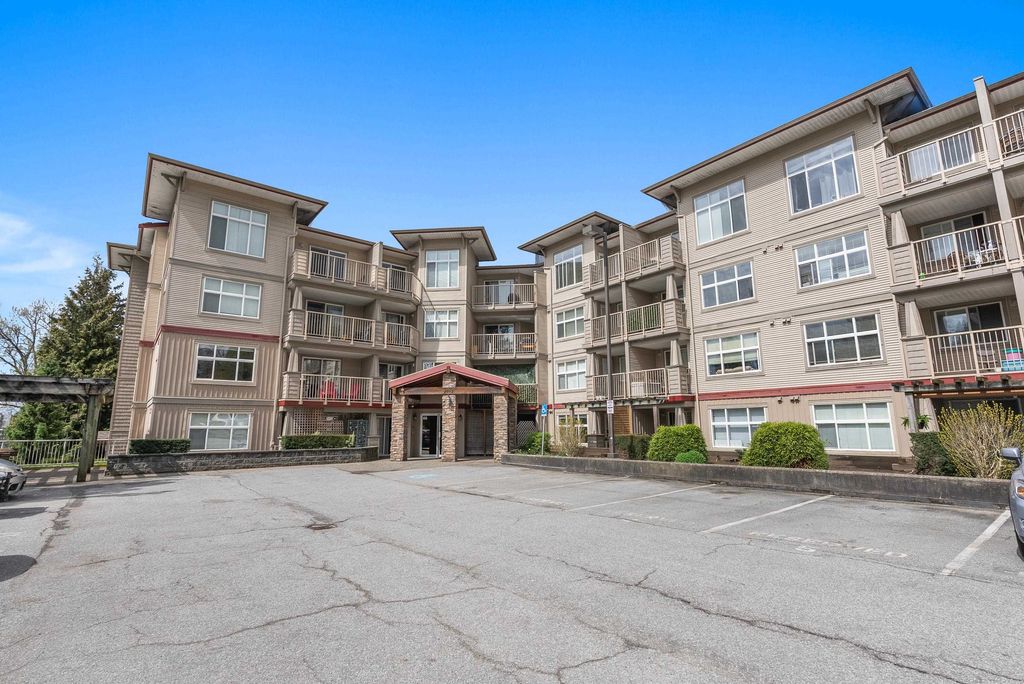 Photo of 2515 Park Drive #405, Abbotsford, BC V2S 0B2 (MLS # R3112047)