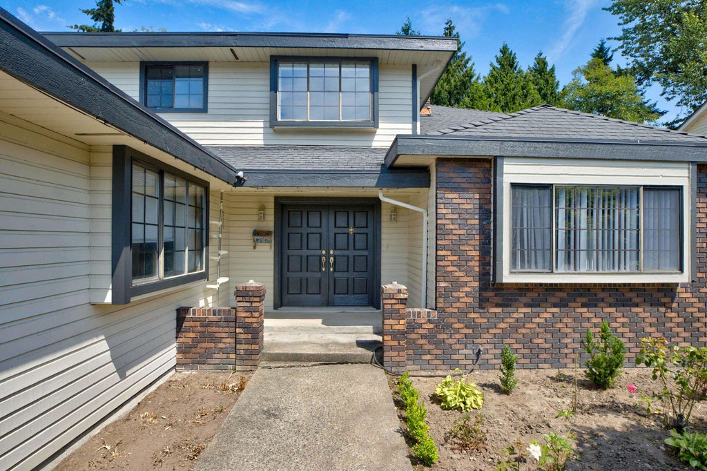 Photo of 16327 Northglen Close, Surrey, BC V4N 1X8 (MLS # R3149107)