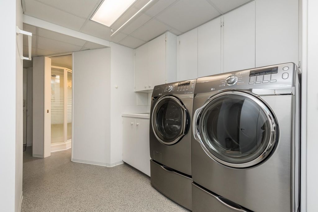 listing image 1103525115157191780