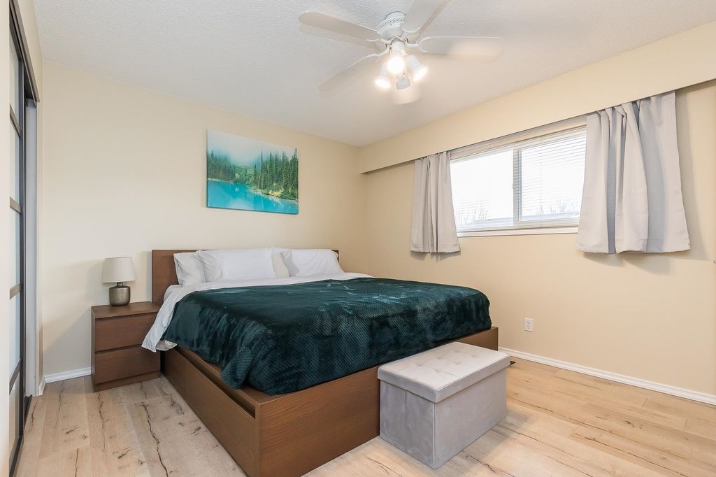 listing image 1100975876777351684