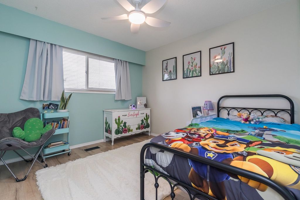 listing image 1102162663434295198