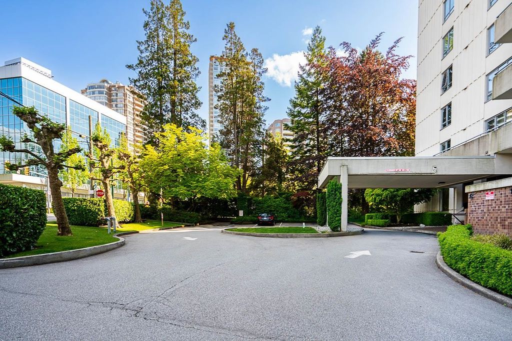 listing image 1104946773431606918