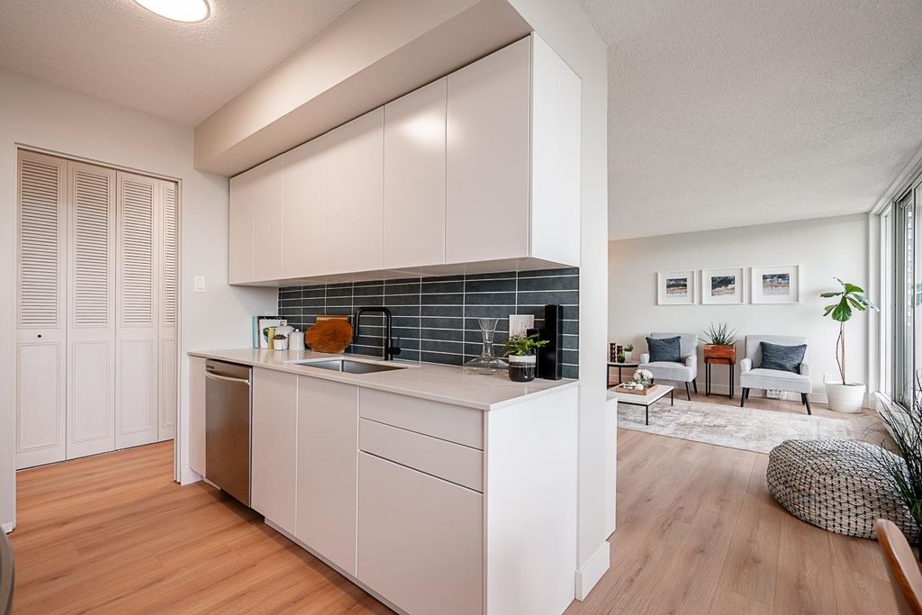 listing image 1107430735013447369