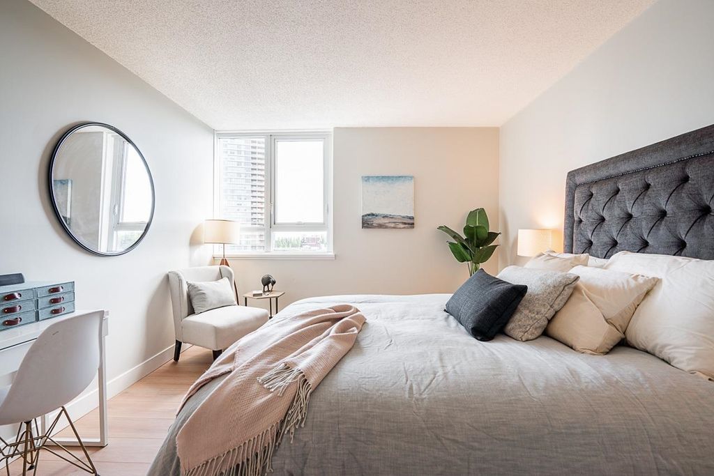 listing image 1106133871342070634