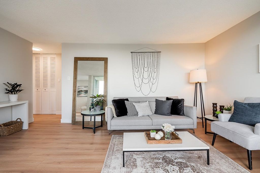 listing image 1103990922058322965