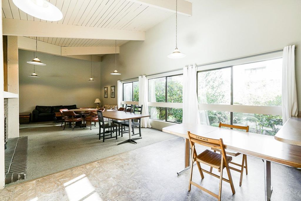 listing image 1102678897278906931