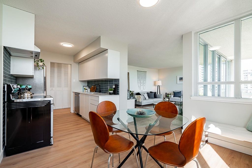 listing image 1106696322326822404