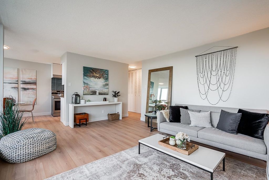 listing image 1102140066808321899