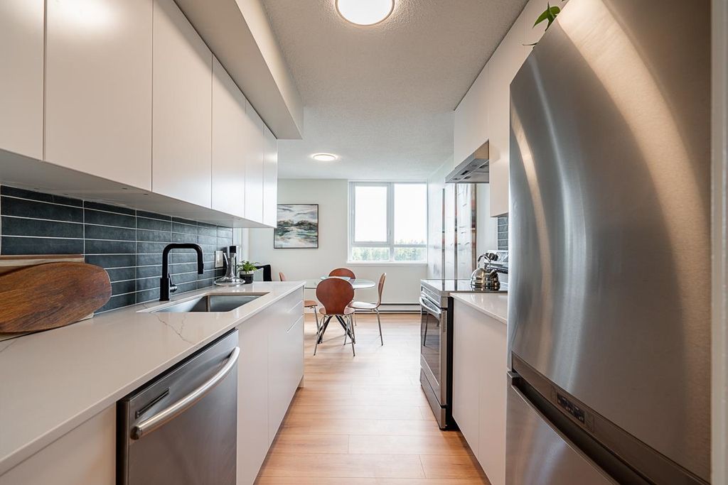 listing image 1103706802886508804